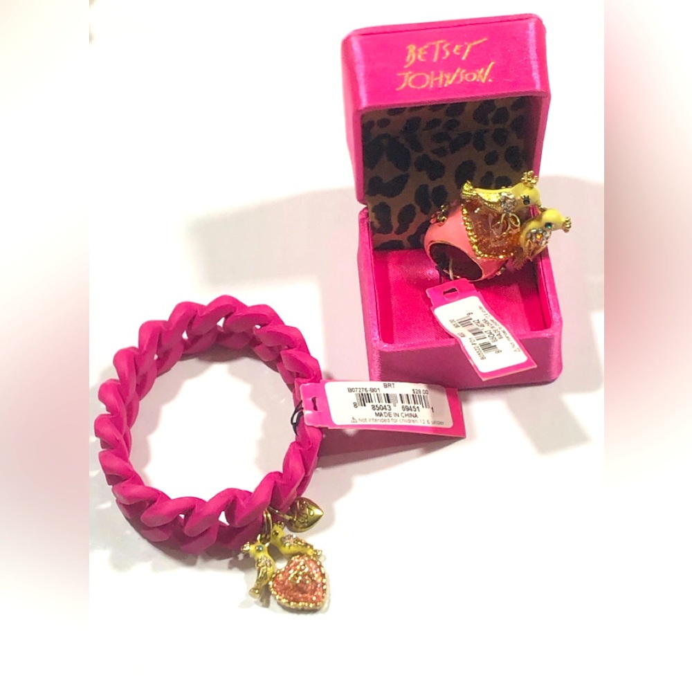 NWT vintage 🐦 pink ring/bracelet